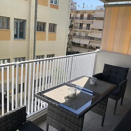 Lovely Faliro Next To The Sea. Apartament Ateny