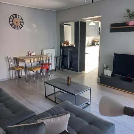 Lovely Faliro Next To The Sea. Apartament